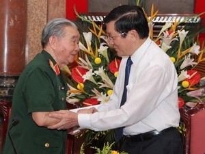 Le président reçoit les anciens combattants de la citadelle de Hoang Dieu - ảnh 1